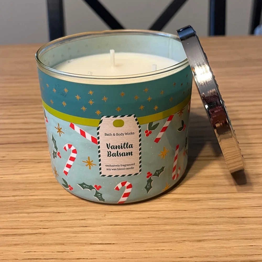 Bath & Body Works 3 Wick Candle. Vanilla Balsam.